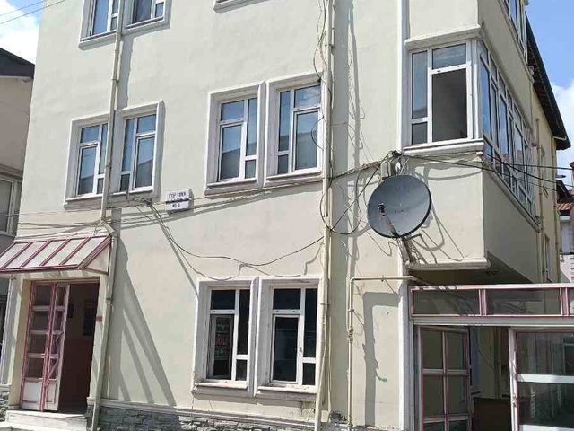 SAKARYA MAHALLESİNDE KİRALIK DAİRE 3+1 DOĞALGAZLI BAKIMLI DAİRE