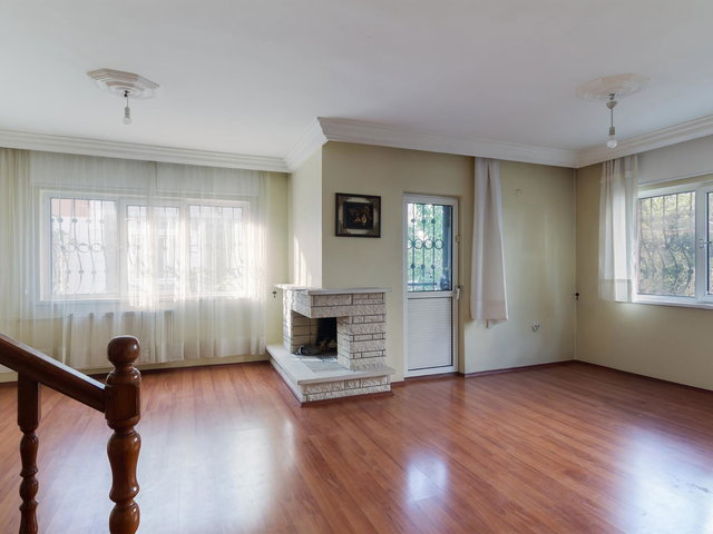 BATIKENT’TE 5+1 KULLANIMLI 160 M² MÜSTAKİL BAHÇELİ EV
