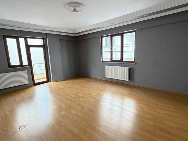 REMAX LAND' DEN - MUHİTTİN MAH. - MERKEZİ KONUMDA KİRALIK 2+1
