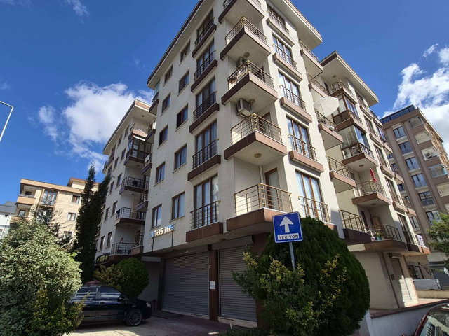 ÇEKMEKÖY AYDINLAR’DA GÜNEY CEPHELİ 3+1 | BALKONLU | KİRACILI 2. KAT