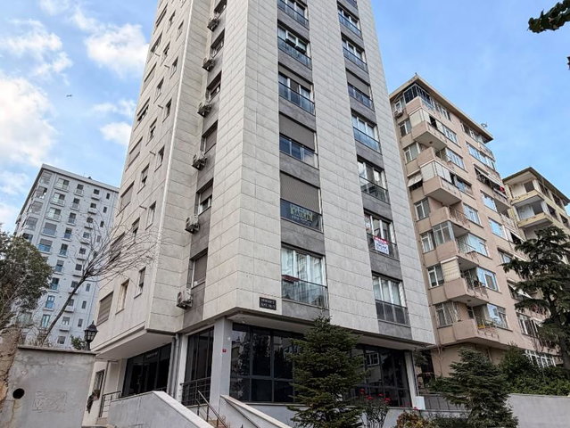 GÖZTEPE'NIN KALBINDE, MERKEZI, KULLANIŞLI 2+1 SATILIK DAIRE