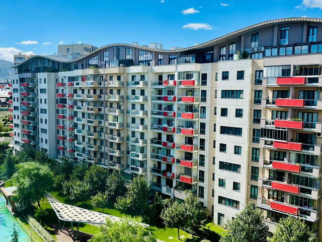 SİNPAŞ LİVA SATIŞ OFİSİ REMAX PROF SEZAİ T. SATILIK 2+1 GÖLET KÖŞE DAİRE