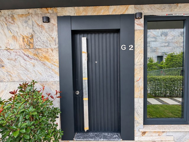 ZEKERİYAKÖY VALENS KORUDA BAHÇELİ 3+1 KİRALIK TRİPLEKS VİLLA