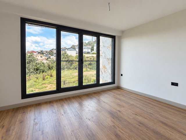 ZEKERİYAKÖY VALENS KORUDA BAHÇELİ 3+1 KİRALIK TRİPLEKS VİLLA