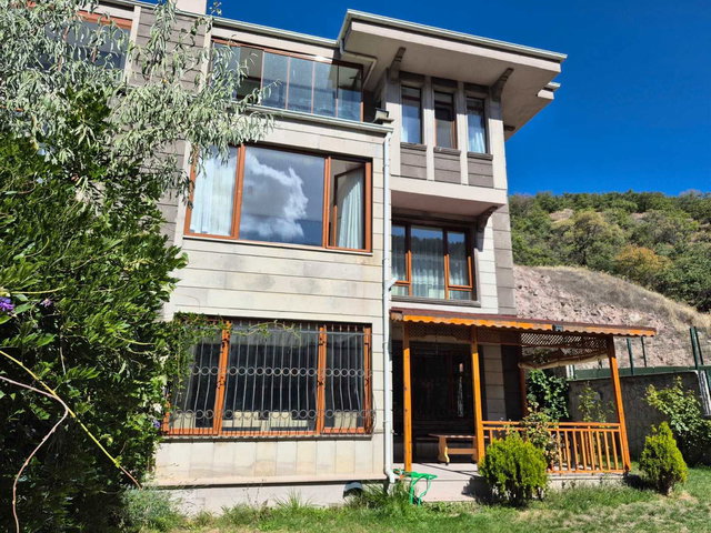 KIZILCAHAMAM ELİZ OTEL YANI ORMAN MANZARALI SATILIK VİLLA