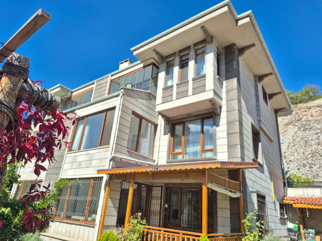 KIZILCAHAMAM ELİZ OTEL YANI ORMAN MANZARALI SATILIK VİLLA