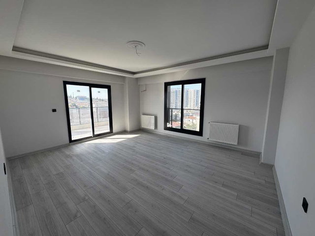 MENEMEN UĞUR MUMCU’DA SIFIR EBEVEYN BANYO 3+1  OTOPARKLI KİRALIK DAİRE
