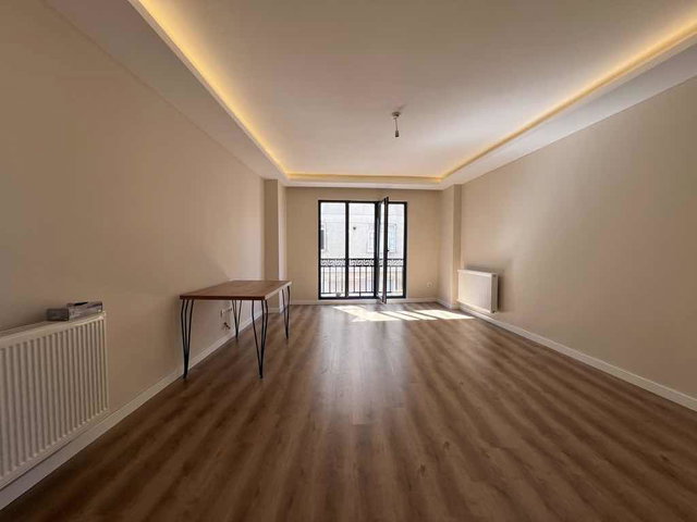 ÜSKÜDAR MERKEZ’DE 2+1 ARAKAT KİRALIK DAİRE