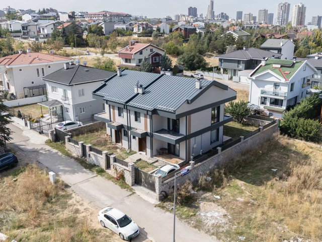 GÖLBAŞI KIZILCAŞAR’DA 2025 YAPIMI 5+1, 295 M², YERDEN ISITMALI SATILIK VİLLA