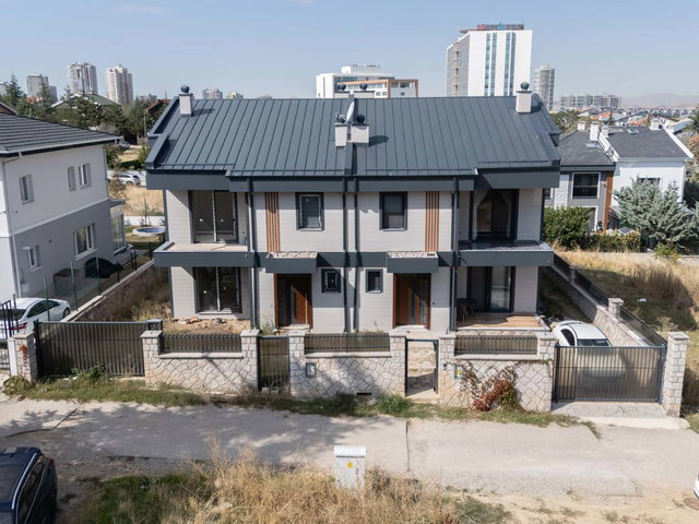 GÖLBAŞI KIZILCAŞAR’DA 2025 YAPIMI 5+1, 295 M², YERDEN ISITMALI SATILIK VİLLA