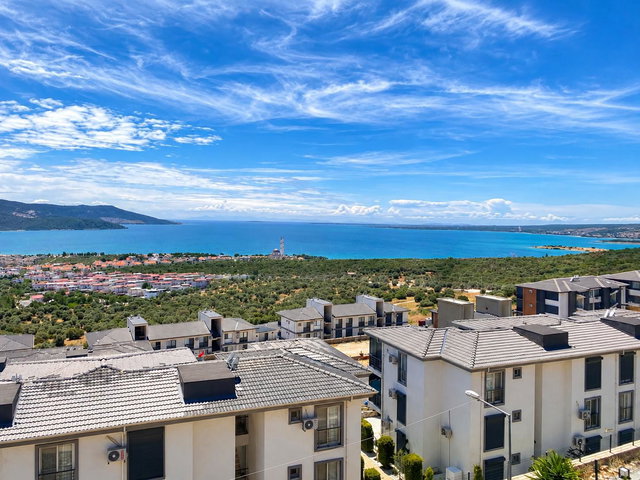 MUHTEŞEM SITE İÇERISINDE DENIZ MANZARALI FULL EŞYALI 3+1 DAIRE