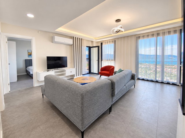 MUHTEŞEM SITE İÇERISINDE DENIZ MANZARALI FULL EŞYALI 3+1 DAIRE