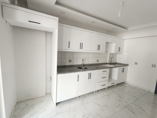 REMAX DOĞU'DAN SÜRSÜRÜ'DE MERKEZİ KONUMDA SATILIK 3+1 DAİRE