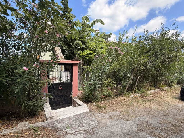 ARNAVUTKÖY KARABURUN'DA DENİZ MANZARALI SATILIK 9+2 MÜSTAKİL EV