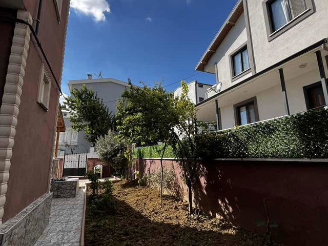REMAX LAND’TAN MARMARA EREĞLİSİ DENİZ MANZARALI 5+2 BAHÇELİ SATILIK VİLLA