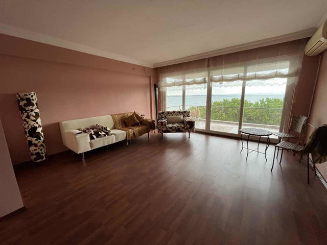 KARAMÜRSEL’DE SİTE İÇİNDE, EŞYALI 2+1 | 90 M² NET | EN ÜST KAT (4/4)