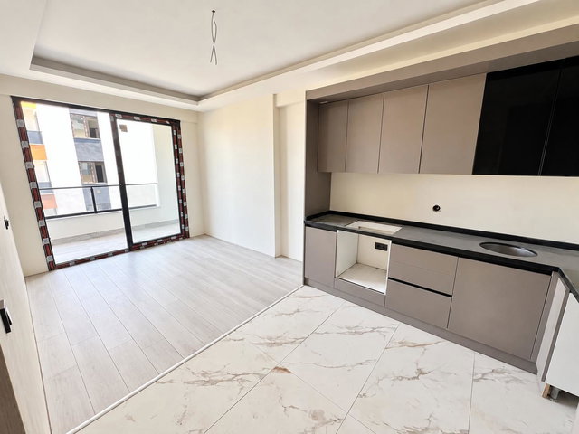 REMAX RİNA'DAN TÖMÜK'TE DENİZE 200M MESAFE ULTRA LÜKS 1+1