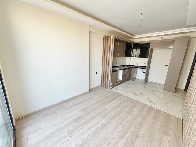 REMAX RİNA'DAN TÖMÜK'TE DENİZE 200M MESAFE ULTRA LÜKS 1+1