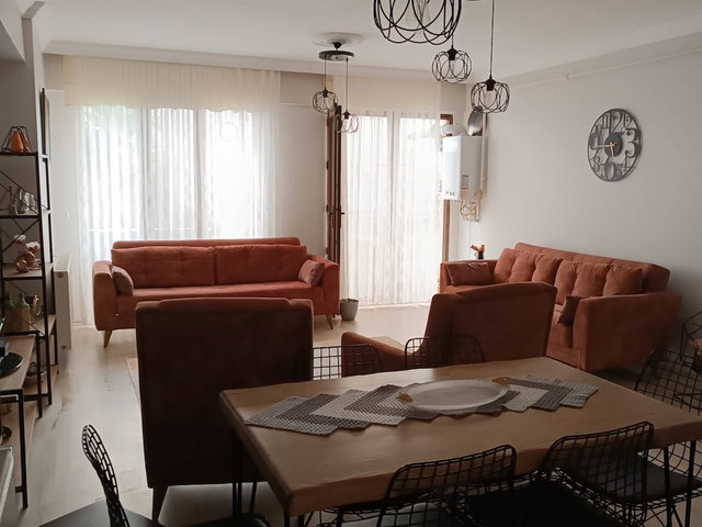 KARAMÜRSEL’DE 3+1 | 110 M² BRÜT | 2. KAT | BALKONLU, DOĞALGAZ KOMBİLİ DAİRE