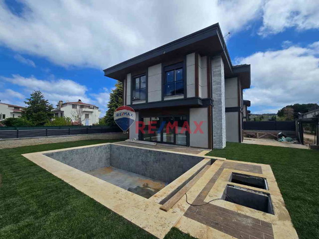REMAX ANKA'DAN ŞİLE ÇAVUŞ MAH. 3+1 MÜSTAKİL SIFIR KİRALIK VİLLA