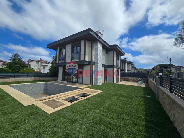 REMAX ANKA'DAN ŞİLE ÇAVUŞ MAH. 3+1 MÜSTAKİL SIFIR KİRALIK VİLLA