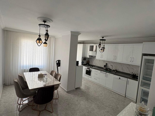 BEYLİKDÜZÜ KAVAKLI KOLEJLER BÖLGESİNDE 2+2 SATILIK DUBLEKS DAİRE