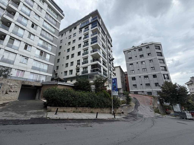 EMİRHAN CADDESİ CEPHE ARA KAT 3+1