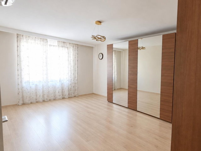 EMİRHAN CADDESİ CEPHE ARA KAT 3+1