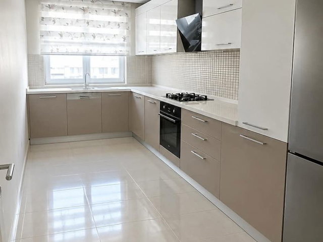 EMİRHAN CADDESİ CEPHE ARA KAT 3+1