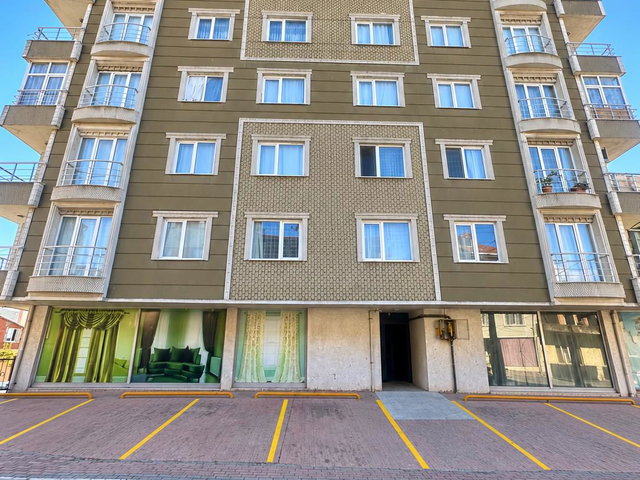 ÇAYIROVA ATATÜRK MAHALLESİ'NDE 3+1 SATILIK DAİRE