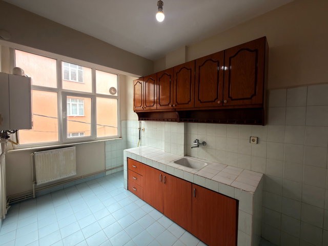 KARTAL ESENTEPE’DE 2+1 | 80 M² BRÜT | BALKONLU | KOMBİLİ | BOŞ KİRALIK DAİRE