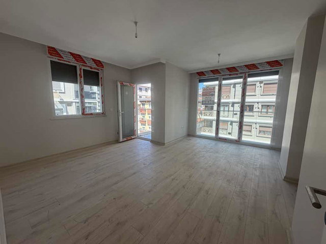 KADIKÖY BAĞDAT CAD 3. PARALELDE 3+1 EBEVENY BANYO SIFIR DAİRE