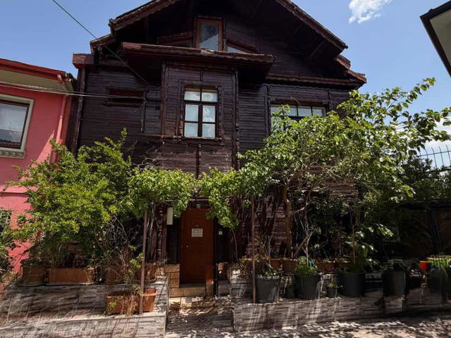 REMAX BEYAZ OSMANGAZI YAHŞIBEY'DE MÜSTAKIL TRİPLEKS EV