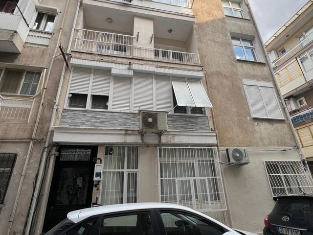 17 ALAYBEY’DE SAHİLE KOMŞU, MERKEZİ KONUMDA 2+1 ARA KAT DAİRE