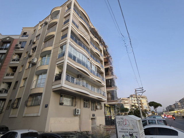 REMAX GALAKSİ DEN DEMİRKÖPRÜ İZBAN CEPHE TADİLATLI ARA KAT 3+1 SATILIK DAİRE