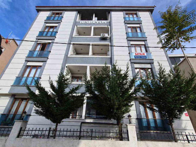 PENDIK ORHANGAZI MAH.MERKEZI KONUMDA BOŞ GENIŞ 2+1 SATILIK DAIRE