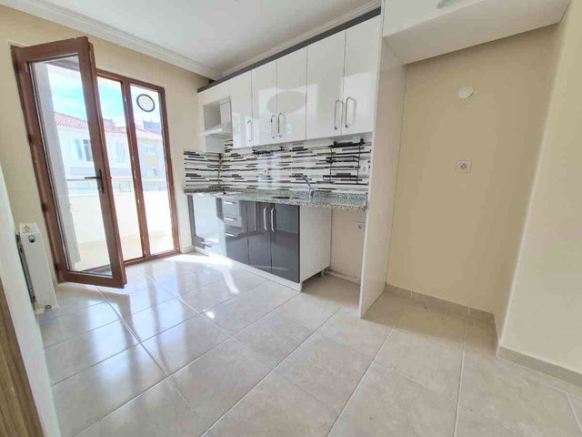 PENDIK ORHANGAZI MAH.MERKEZI KONUMDA BOŞ GENIŞ 2+1 SATILIK DAIRE