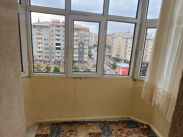 REMAX İLKE'DEN YILDIZKENT'TE 3+1 ARA KAT KİRALIK DAİRE