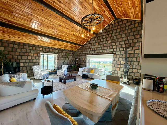 AYAŞ ÇANILLI 10 DÖNÜM ARAZİSİ İLE ÖZEL TAŞ EV