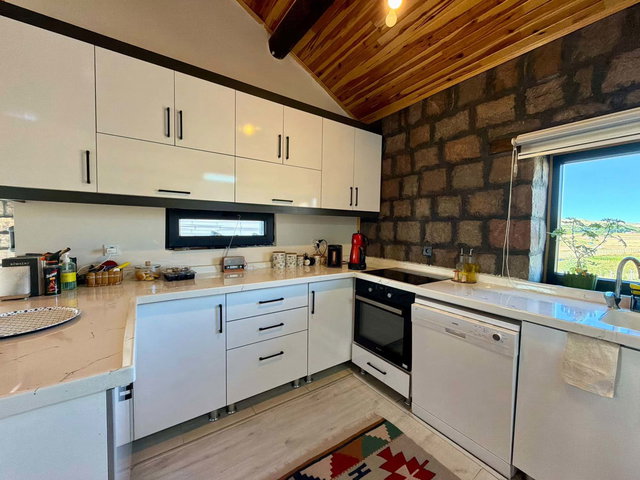 AYAŞ ÇANILLI 10 DÖNÜM ARAZİSİ İLE ÖZEL TAŞ EV
