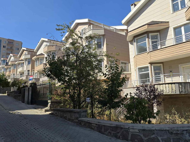 ETIMESGUT BAĞLICA SAFIR EVLERI 350M2 NATAMAM VILLA