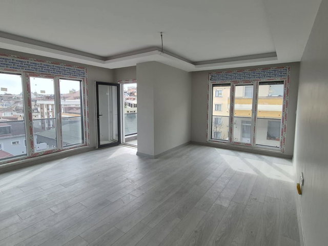 ÜSKÜDAR’DA SIFIR 4+1 | EN ÜST KAT TERASLI| YERDEN ISITMALI | 2 BANYO | DOĞU-GÜNEY CEPHE