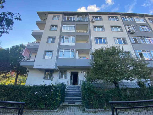 KARADOLAP MH'DE KİRALIK SİTEİÇİ 2+1 ARA KAT TEMİZ DAİRE