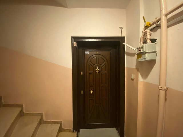 KARADOLAP MH'DE KİRALIK SİTEİÇİ 2+1 ARA KAT TEMİZ DAİRE