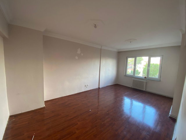 KARADOLAP MH'DE KİRALIK SİTEİÇİ 2+1 ARA KAT TEMİZ DAİRE
