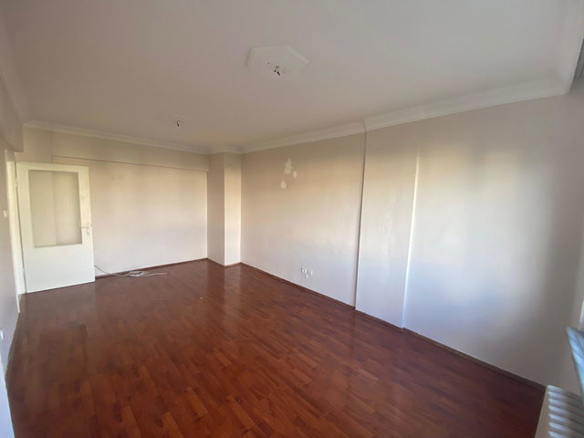 KARADOLAP MH'DE KİRALIK SİTEİÇİ 2+1 ARA KAT TEMİZ DAİRE