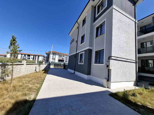 ARİFİYE NEVİYEDE SIFIR BİNADA 95 M² 2+1 YERDEN ISITMALI KİRALIK