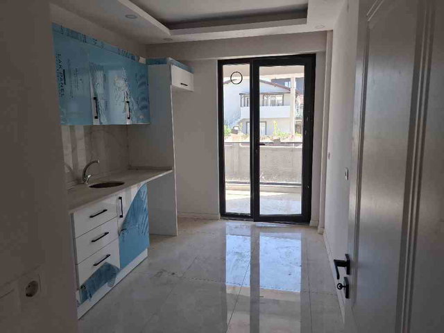 ARİFİYE NEVİYEDE SIFIR BİNADA 95 M² 2+1 YERDEN ISITMALI KİRALIK