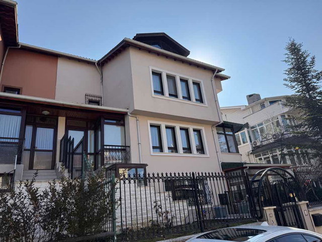 MUTLULENT PLANLAMACILAR SİTESİNDE  SATILIK 4 KATLI 5+2 FORLEX