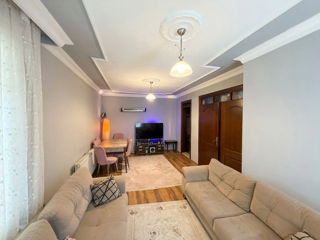 RE/MAX İNCİ'DEN MALTEPE'DE MERKEZİ KONUM SATILIK 5+1  TERASLI VİLLA